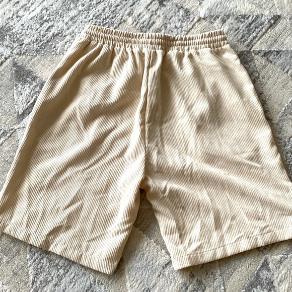 Men’s Shorts - Picture 2 of 2